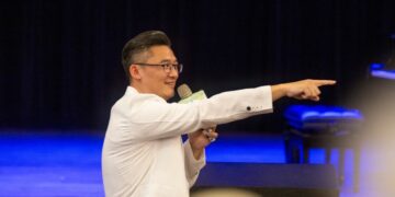 摘下華人創業家大獎！趙浩鑫親登《新聞觀測站》拆解趨勢 指引全民電商獲利新方向