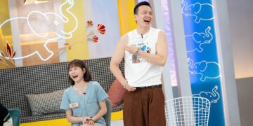 小鐘《不熙娣》棚內脫衣爆汗做伏地挺身 遭小S逼瘋：錢太難賺