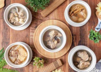 嘉義文化路深夜美食 低油鹽溫補土雞湯 現蒸湯包澎湃組合
