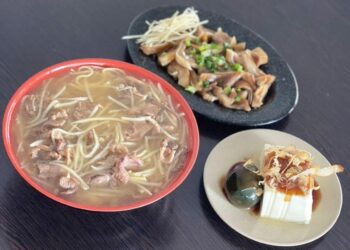 雲林大埤美食 排隊也要吃 鑊氣十足道地鴨肉羹 人氣雞肉飯