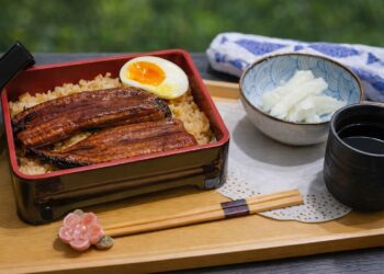 三重日式丼飯新標竿 古早味蒜香蝦仁飯與鹽烤一夜干午仔魚完美撞擊