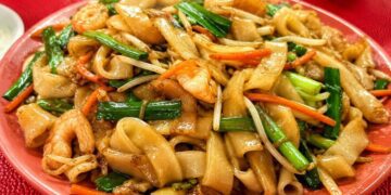 大湖排隊熱炒名店在郵局旁 牛肉炒飯到爆炒山豬肉 讓顧客不斷回訪
