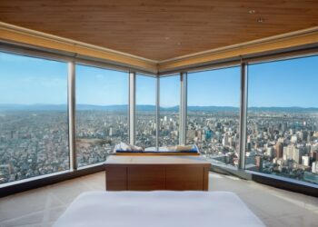 絕美「天空浮舟」降臨名古屋 140公尺高空飽覽鈴鹿山脈夕照 星級行政酒廊全天候寵客