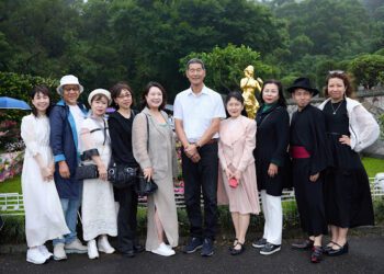 鄧麗君逝世31週年 全球歌迷齊聚 〈我只在乎你〉歌聲響徹筠園