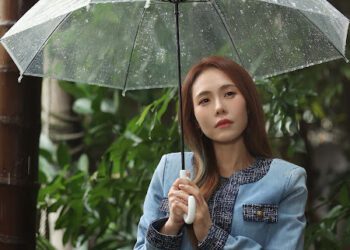 「真正陪妳走到最後的人，往往是自己」 吳申梅為妳撐傘 唱女人心聲掀共鳴