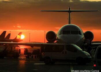 高雄商務接機口碑 專業司機舉牌服務 外賓接待準時且體面