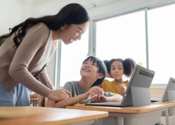 Gemini 變身課堂助教 ASUS Chromebook 扎根新世代AI素養