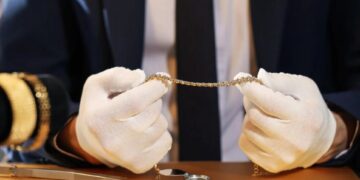 當舖借款安全嗎?土城華邦當舖現身說法 一次了解合法典當流程