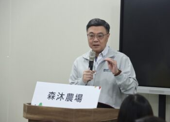 卓榮泰院長視察全臺首座智能環控菇類栽培場 盛讚「森沐農場」為永續轉型典範