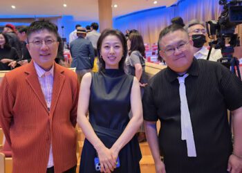 《陽光女子合唱團》編導相隔10年重返富川影展！驚喜巧遇《鐵拳教育》朴智妍！