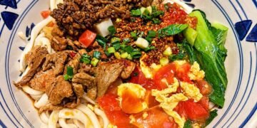 台東關山合菜 熱炒、雞肉主菜與海鮮料理搭配更豐富