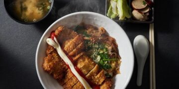 花蓮新城美食 煙波大飯店附近平價餐館供應丼飯、炒麵與手作小菜