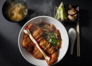 花蓮新城美食 煙波大飯店附近平價餐館供應丼飯、炒麵與手作小菜