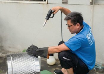 家電異味別只擦表面 高雄到府清潔團隊解析冷氣、洗衣機拆洗重點
