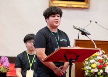 展望會青年阿祐獲青志獎 站上總統府分享志工路