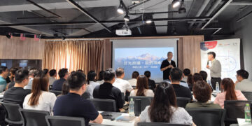 圓緣會創辦人湯發鉅受邀開講 暢談慈善與心理學點亮企業