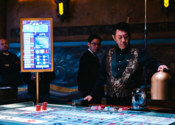 拍戲踹人反滑倒！庹宗華敬業演完 柯震東曝片場驚魂一刻