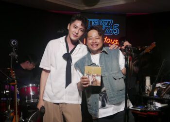 最強宮廟CP合體！賴銘偉攜黃新皓EZ5首唱〈後會有期〉「神桌與乩童」笑翻全場