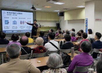 新型電商曾總監南下高雄  攜手高雄市警察局深入社區宣導防詐  守護長者財產安全