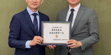 《在這個時代，不是最優秀的人會成功，而是願意持續成長的人。》－Simply Select 社群