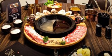 竹北鴛鴦火鍋 10年經驗熬製大骨湯 半份肉品輕鬆解鎖和牛