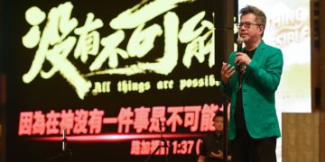 千人福音餐會點燃職場盼望 音樂人黃國倫生命見證引領逾百人決志