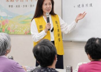 從一句「我沒事」聽見長輩沒說出口的心事　江雅雯走進高雄社區陪伴樂齡族群重新打開生活