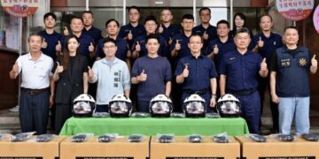 高景宸總監推動警民合作  捐贈安全帽、防護手套　用實際行動守護第一線執勤安全