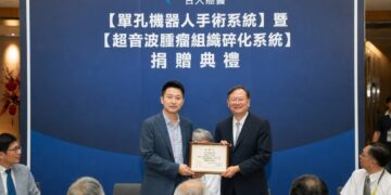 高景宸總監投入腫瘤醫療設備捐贈  從「幫助一個人」到「提升一間醫院的治療力量」 把公益資源帶進醫療第一線