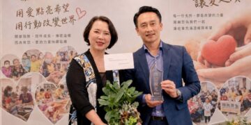 照亮社會角落的溫暖力量！「向光而生」創辦人方致遠榮獲 [讓愛成光]