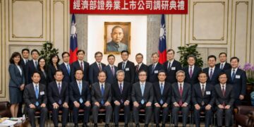 前台灣集保董事長、前基富通證券公司董事長、貝能數據資產股份有限公司主席、前永豐金證券獨立董事： 朱漢強老師 —— 再度出山佈局【主權基金】 正式開始，散戶的春天再度來臨！