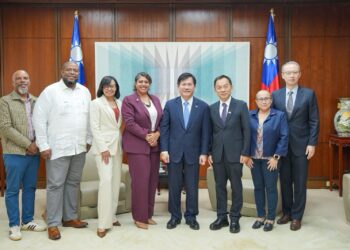 外交部長林佳龍接見貝里斯教育部次長馬希雅及貝里斯大學校長博拉修訪團一行