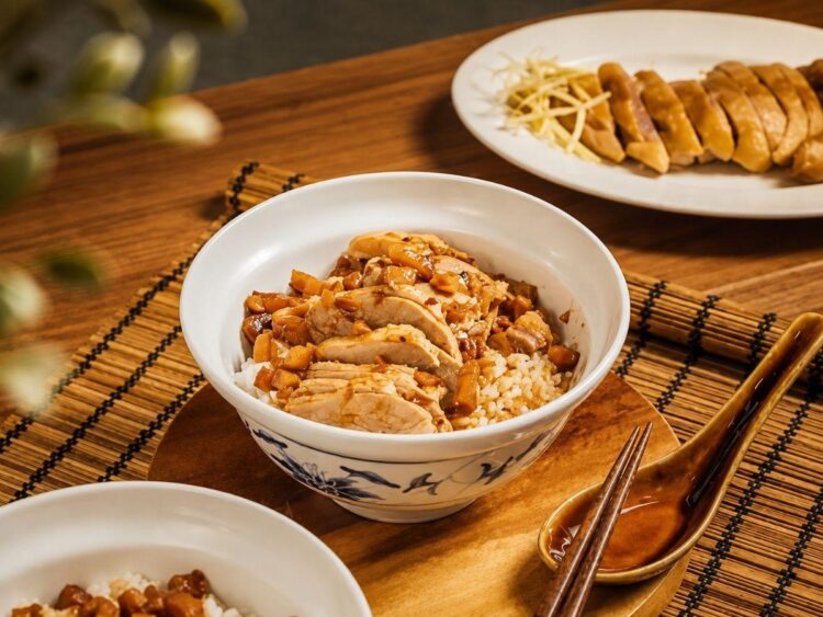 駁二老字號鴨肉飯名店 由第三代接續高雄人氣小吃傳統手藝 駁二老字號鴨肉飯名店 由第三代接續高雄人氣小吃傳統手藝