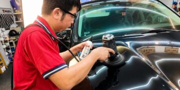 台南汽車美容職人從漆面到內裝一手包辦 新化車體鍍膜一站式提升車況外觀內裡都閃亮