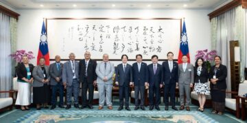 吐瓦魯國外交、勞工及貿易部部長帕納巴率團訪台圓滿,深化台吐友誼與夥伴關係,拓展各領域合作 吐瓦魯國外交、勞工及貿易部部長帕納巴率團訪台圓滿,深化台吐友誼與夥伴關係,拓展各領域合作