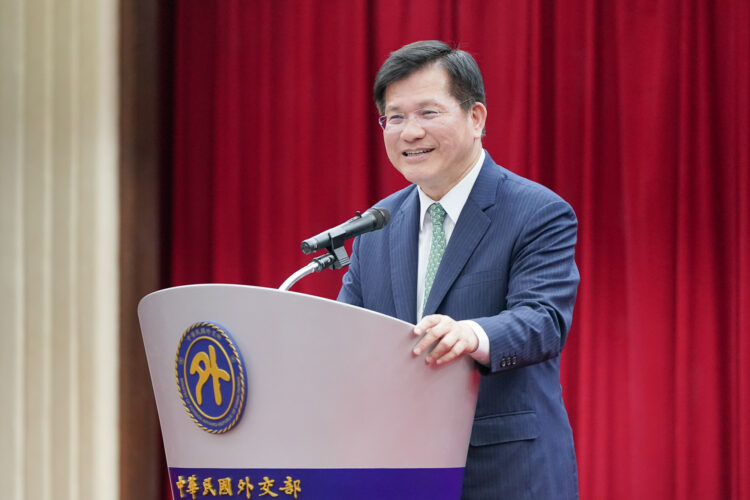 外交部長林佳龍出席「臺灣國際青年大使協會」成立大會 串聯青年世代拓展台灣公共外交與國際參與 外交部長林佳龍出席「臺灣國際青年大使協會」成立大會 串聯青年世代拓展台灣公共外交與國際參與