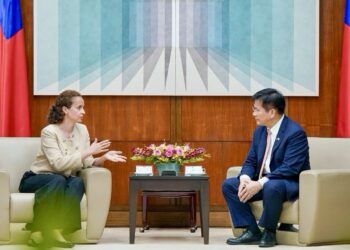 外交部長林佳龍接見烏克蘭跨黨派國會議員團