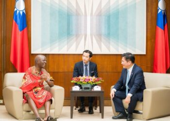 外交部長林佳龍接見史瓦帝尼王國司法暨憲政部長席梅拉內親王夫婦訪問團