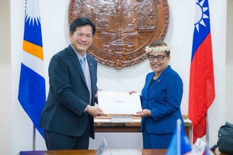 我國總統特使外交部長林佳龍率商貿考察團訪問友邦馬紹爾群島共和國,行程順利圓滿、成果豐碩,並進一步深化台馬榮邦計畫 我國總統特使外交部長林佳龍率商貿考察團訪問友邦馬紹爾群島共和國,行程順利圓滿、成果豐碩,並進一步深化台馬榮邦計畫