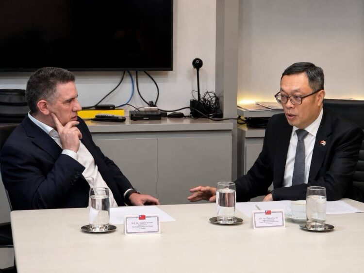 外交部政務次長陳明祺與巴拉圭資通訊科技部長畢亞德會晤,共商台巴AI合作進程 外交部政務次長陳明祺與巴拉圭資通訊科技部長畢亞德會晤,共商台巴AI合作進程