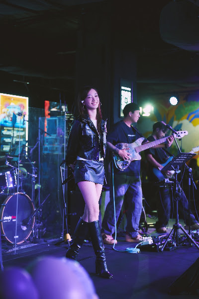 Julia吳卓源新加坡演出全場大合唱 與live band合作嗨喊「非常過癮」 Julia吳卓源新加坡演出全場大合唱 與live band合作嗨喊「非常過癮」