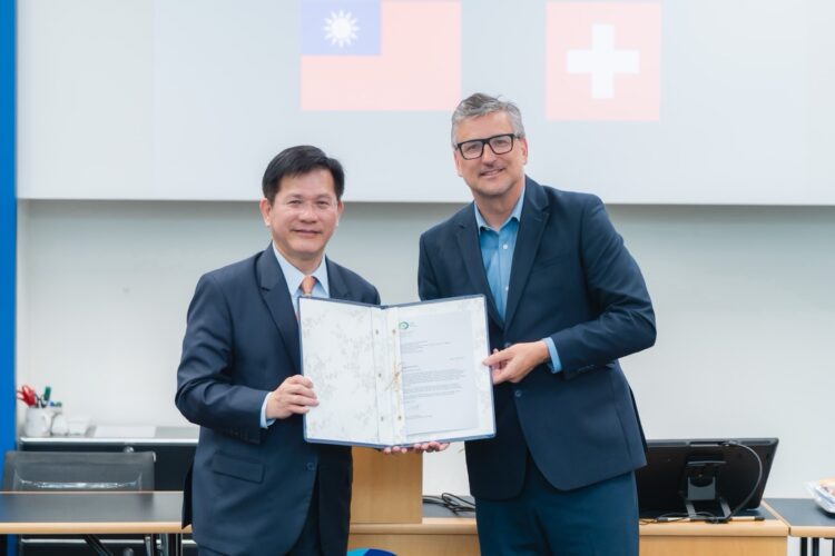 外交部長林佳龍參訪瑞士伯恩大學世界貿易研究院 並代表政府捐贈「蓬萊獎學金」