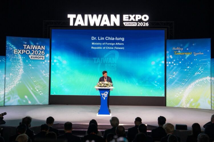 外交部長林佳龍率經貿考察團出席在波蘭舉辦的「2026歐洲台灣形象展」及「台灣之夜」酒會,呼籲共建「台歐民主供應鏈」並推廣「2026台灣文化在歐洲」 外交部長林佳龍率經貿考察團出席在波蘭舉辦的「2026歐洲台灣形象展」及「台灣之夜」酒會,呼籲共建「台歐民主供應鏈」並推廣「2026台灣文化在歐洲」