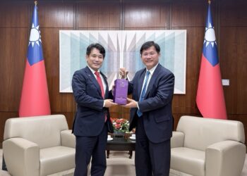 外交部長林佳龍接見日本前農林水產副大臣瀧波宏文參議員，就深化台日合作等議題廣泛交換意見