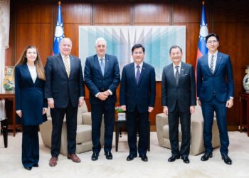 外交部長林佳龍接見巴拉圭外交部行政及技術事務次長阿藍達
