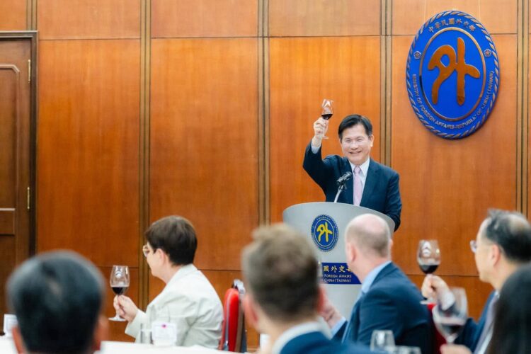 外交部長林佳龍晚宴歡迎歐洲議會波蘭籍保守黨團議員團 外交部長林佳龍晚宴歡迎歐洲議會波蘭籍保守黨團議員團