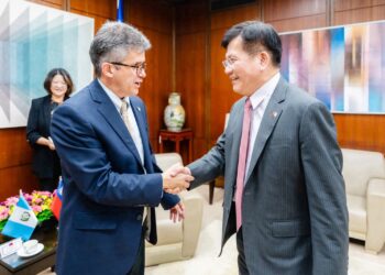 外交部長林佳龍歡迎瓜地馬拉共和國衛生部長巴諾亞一行來台訪問