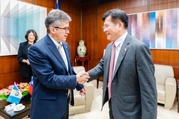 外交部長林佳龍歡迎瓜地馬拉共和國衛生部長巴諾亞一行來台訪問