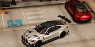 車迷週末新去處 中壢模型車專賣店 一次看1/64車款、F1週邊與模擬器體驗