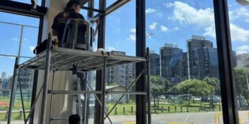 在地耕耘十年的桃園隔熱工程業者 汽車、住家隔熱膜安裝並行 師傅也參與店務營運